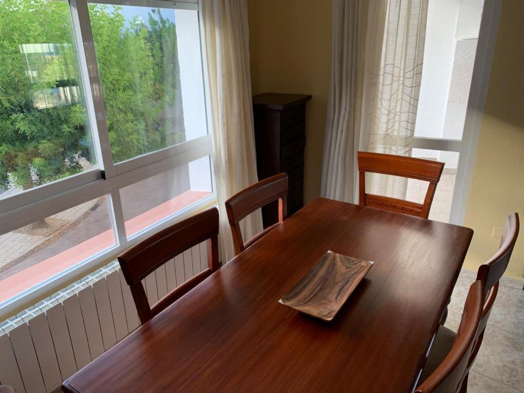 Agradable Adosado 3 Plantas Ferienhaus