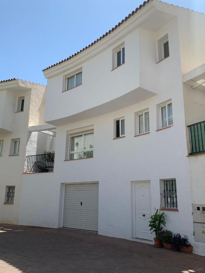 Agradable Adosado 3 Plantas Ferienhaus